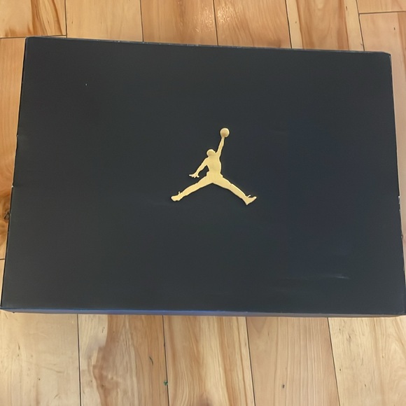 Air Jordan 6 UNC - Picture 5 of 6